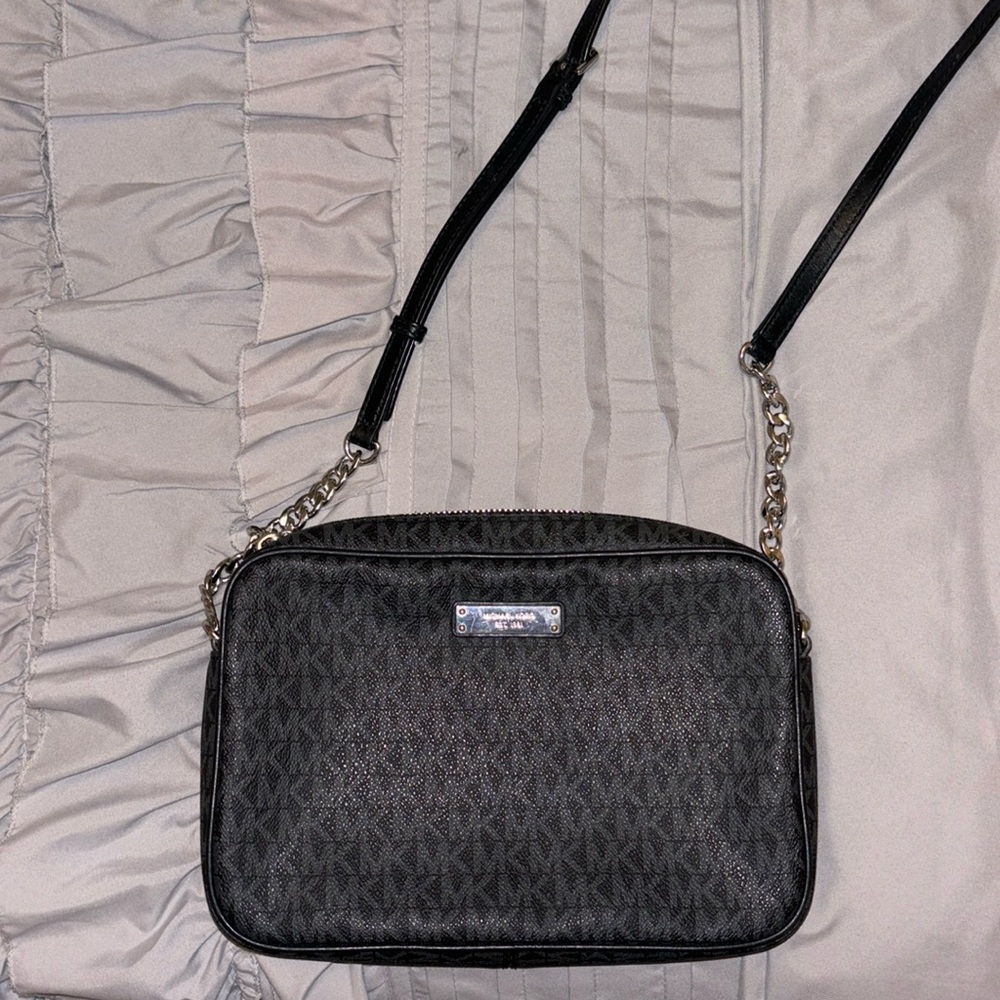 michael kors black crossbody bag